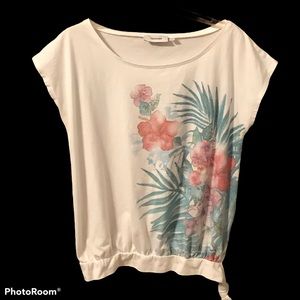 Yessica Women’s sleeveless top with floral design on front with tie knot